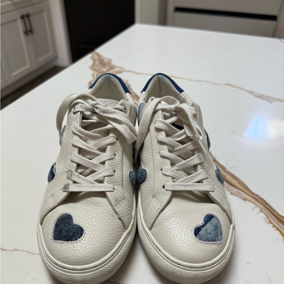 White Sneakers with Blue Heart Accents Kurt Geiger ! - Picture 2 of 6